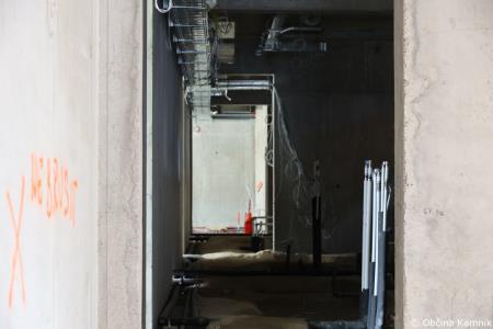 Ogled gradbišča nove Osnovne šole Frana Albrehta in seznanitev s potekom del občinskih svetnikov (6)